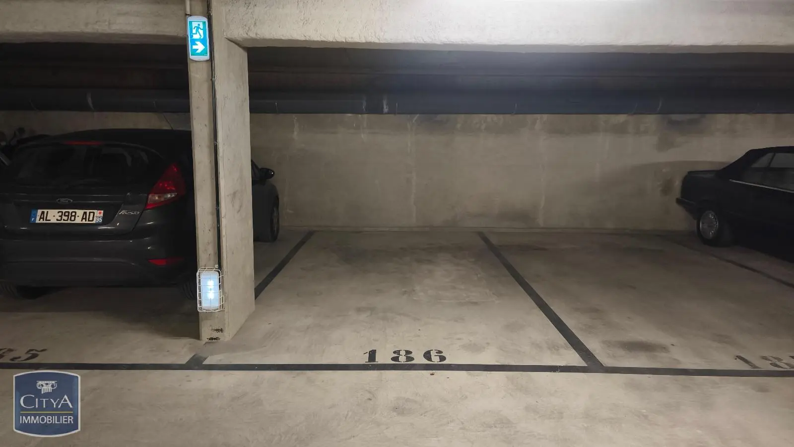 Photo 2 Parking 12m²
