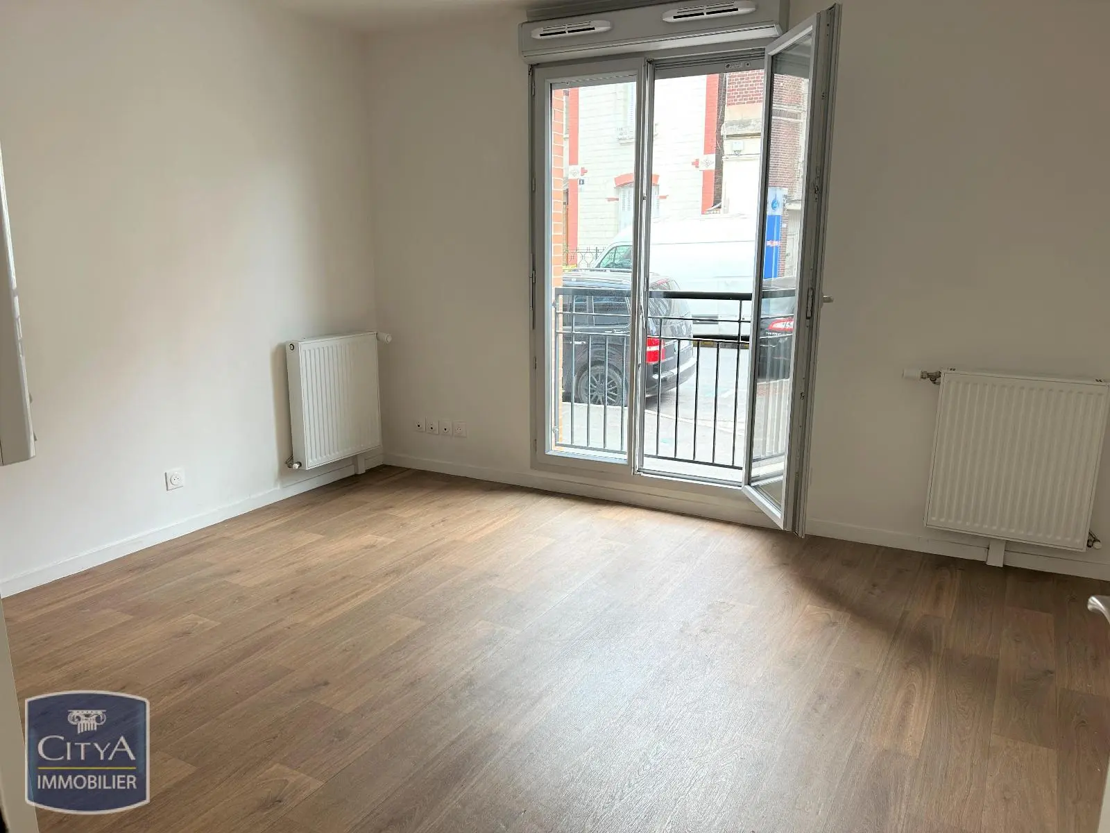 Photo 1 Appartement 1 pièce 23.65m²