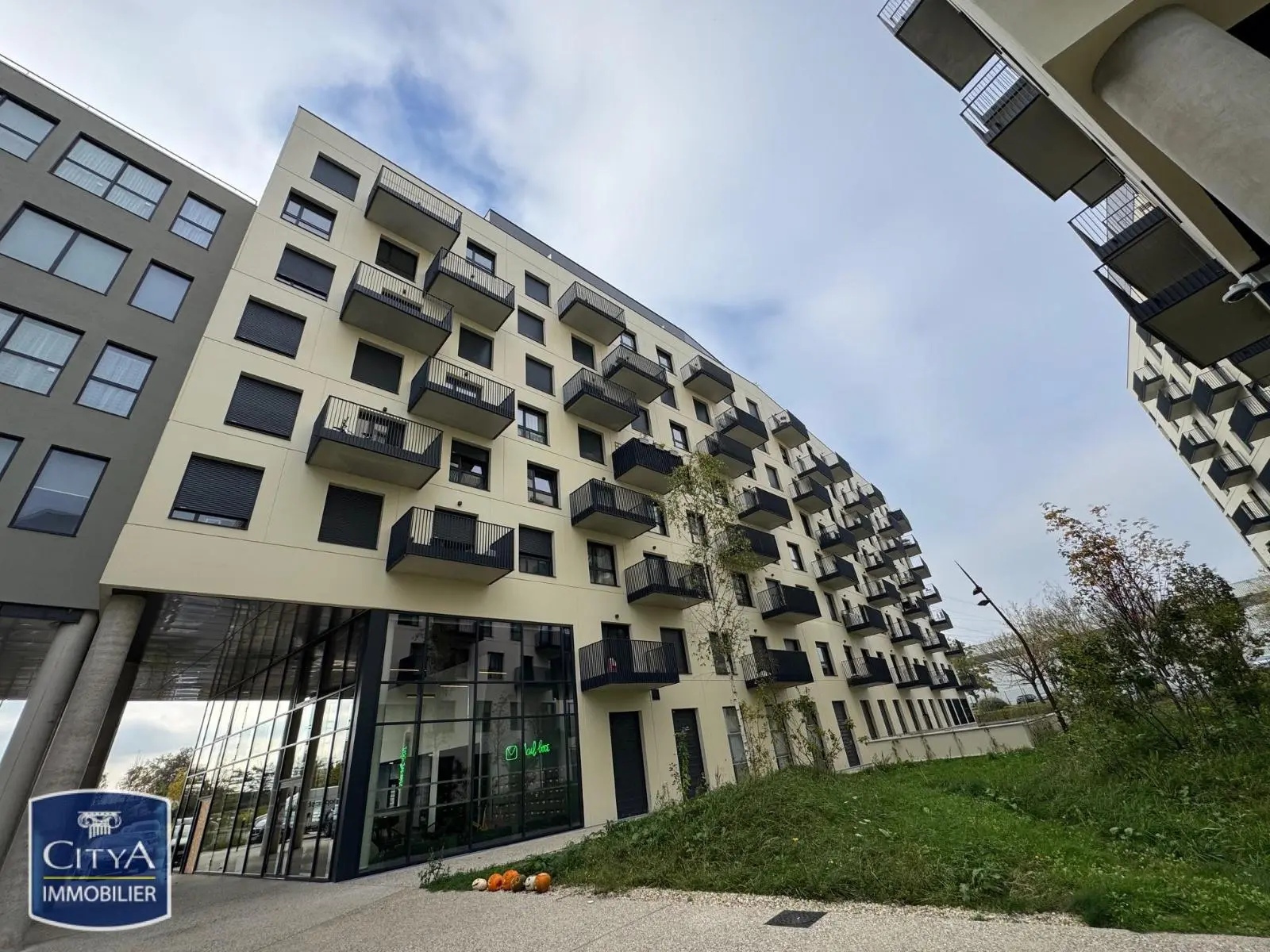 Photo 1 Appartement 1 pièce 24m²