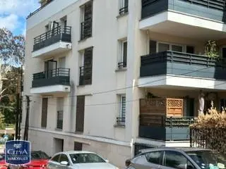 Photo 2 Parking