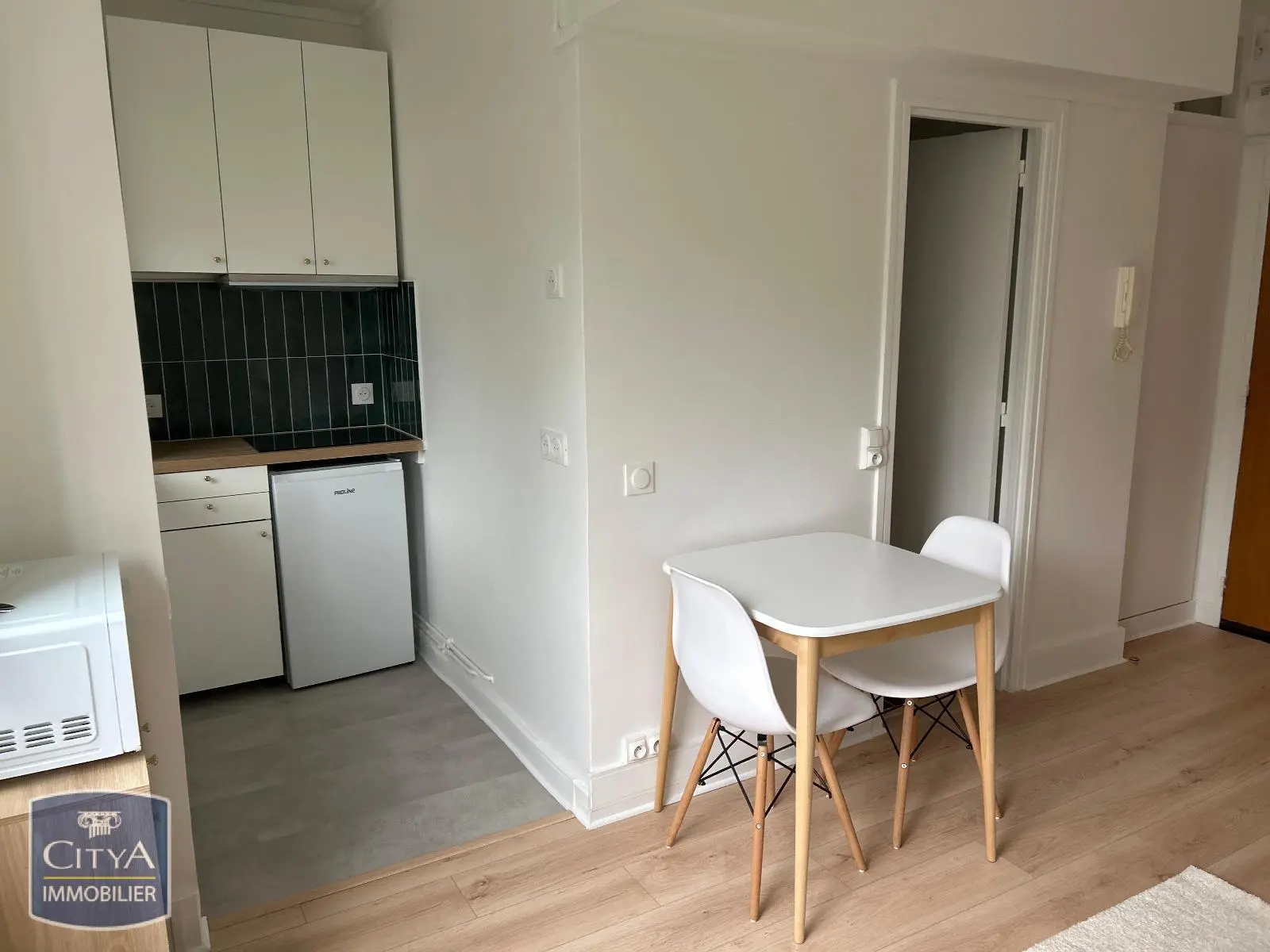 Photo 2 Appartement 1 pièce 19.83m²