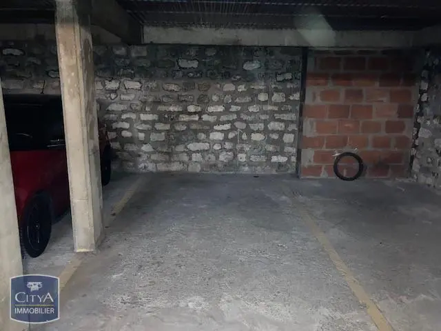 Photo 1 Parking