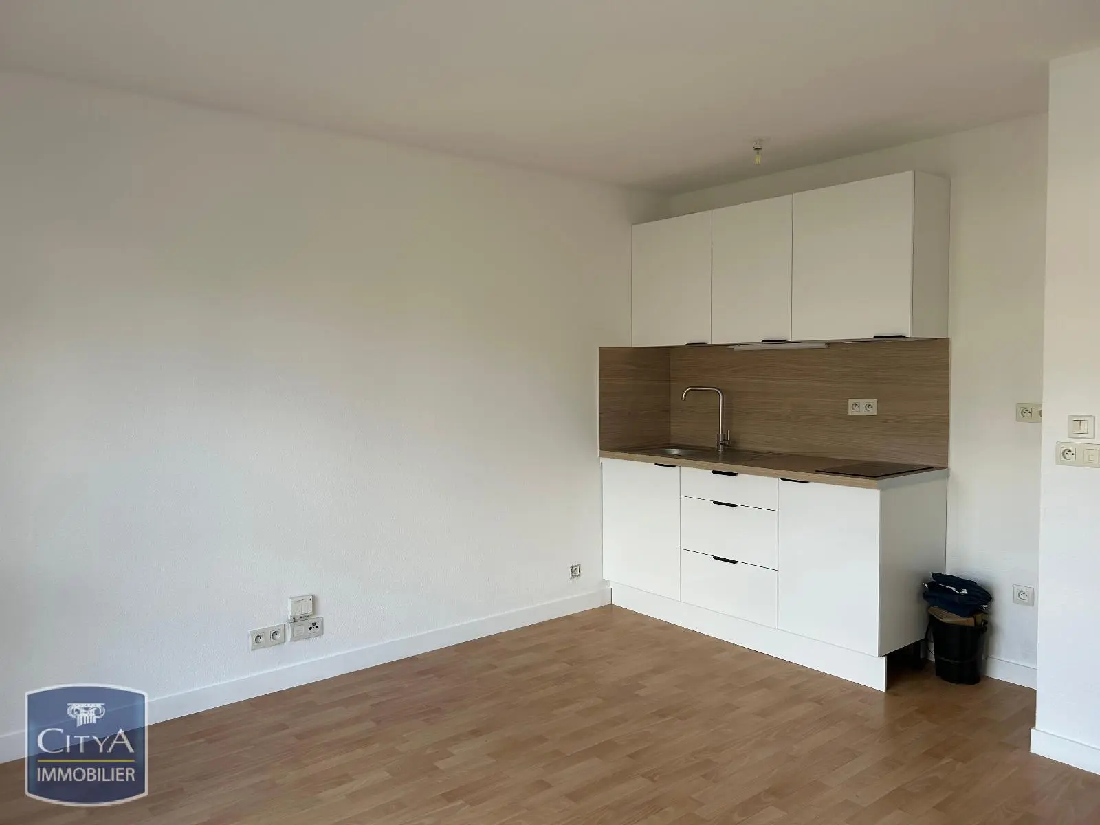 Photo 1 Appartement 1 pièce 23.27m²