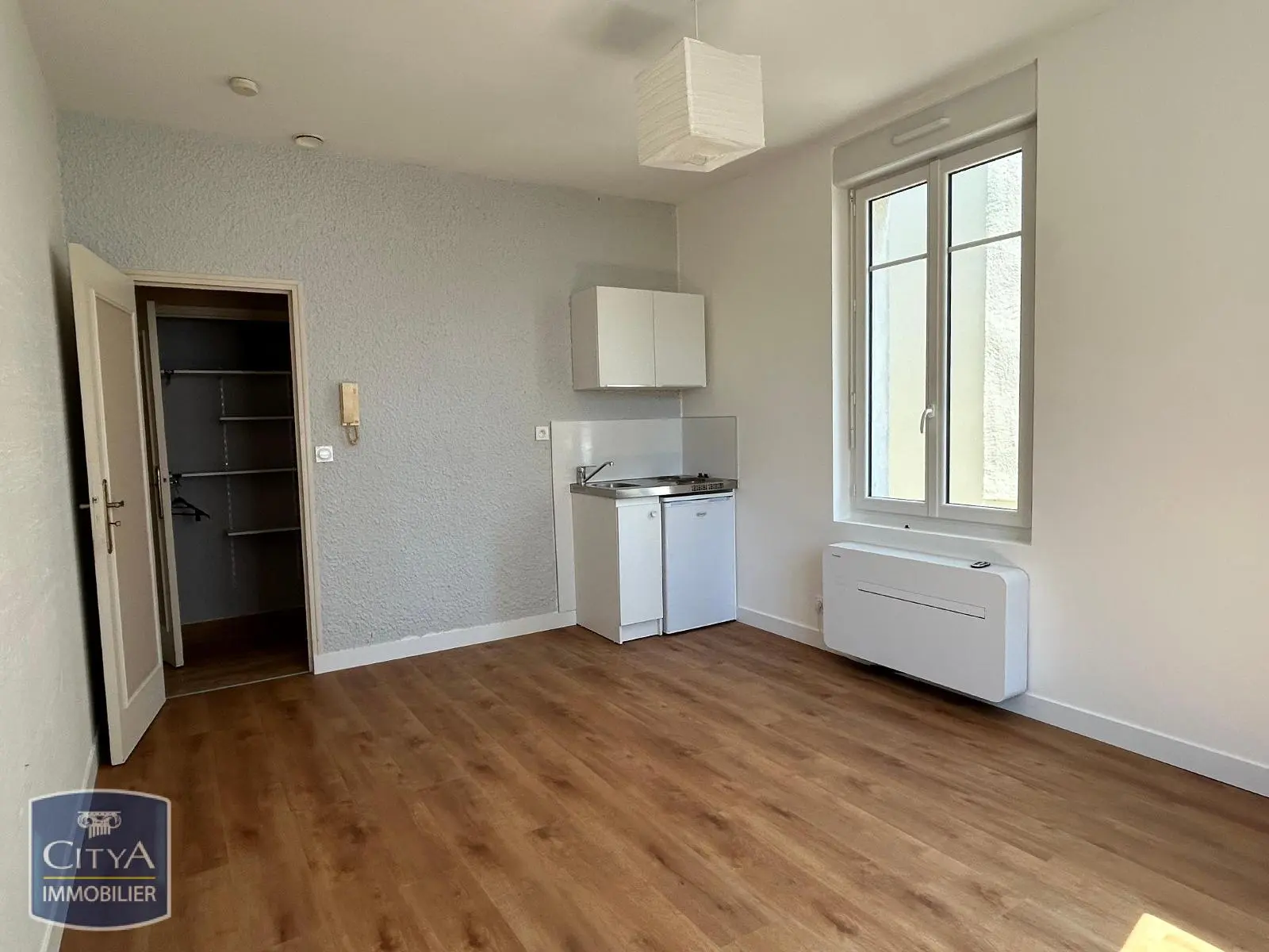 Photo 2 Appartement 1 pièce 19.93m²