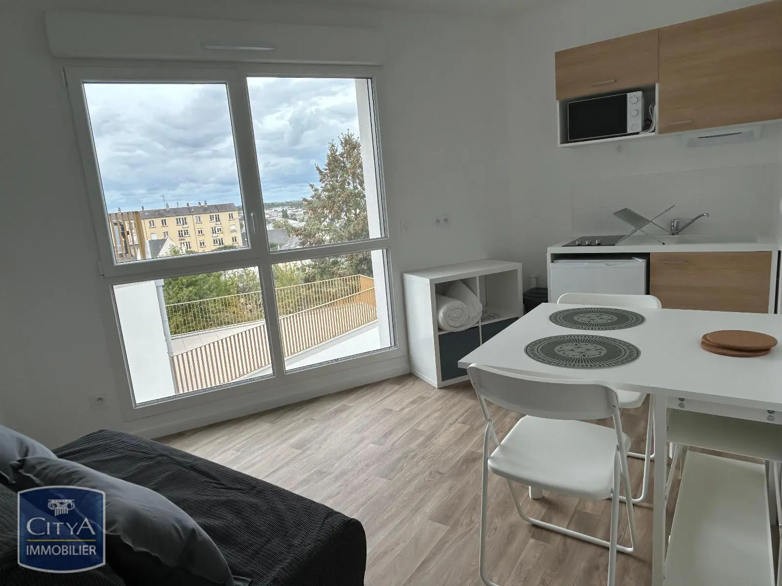 Photo 1 Appartement 1 pièce 19.6m²