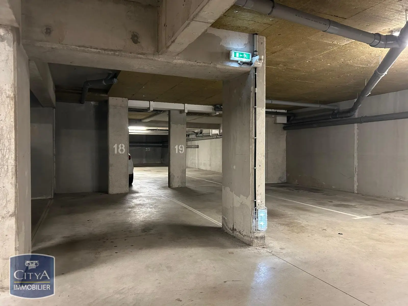 Photo 1 Parking