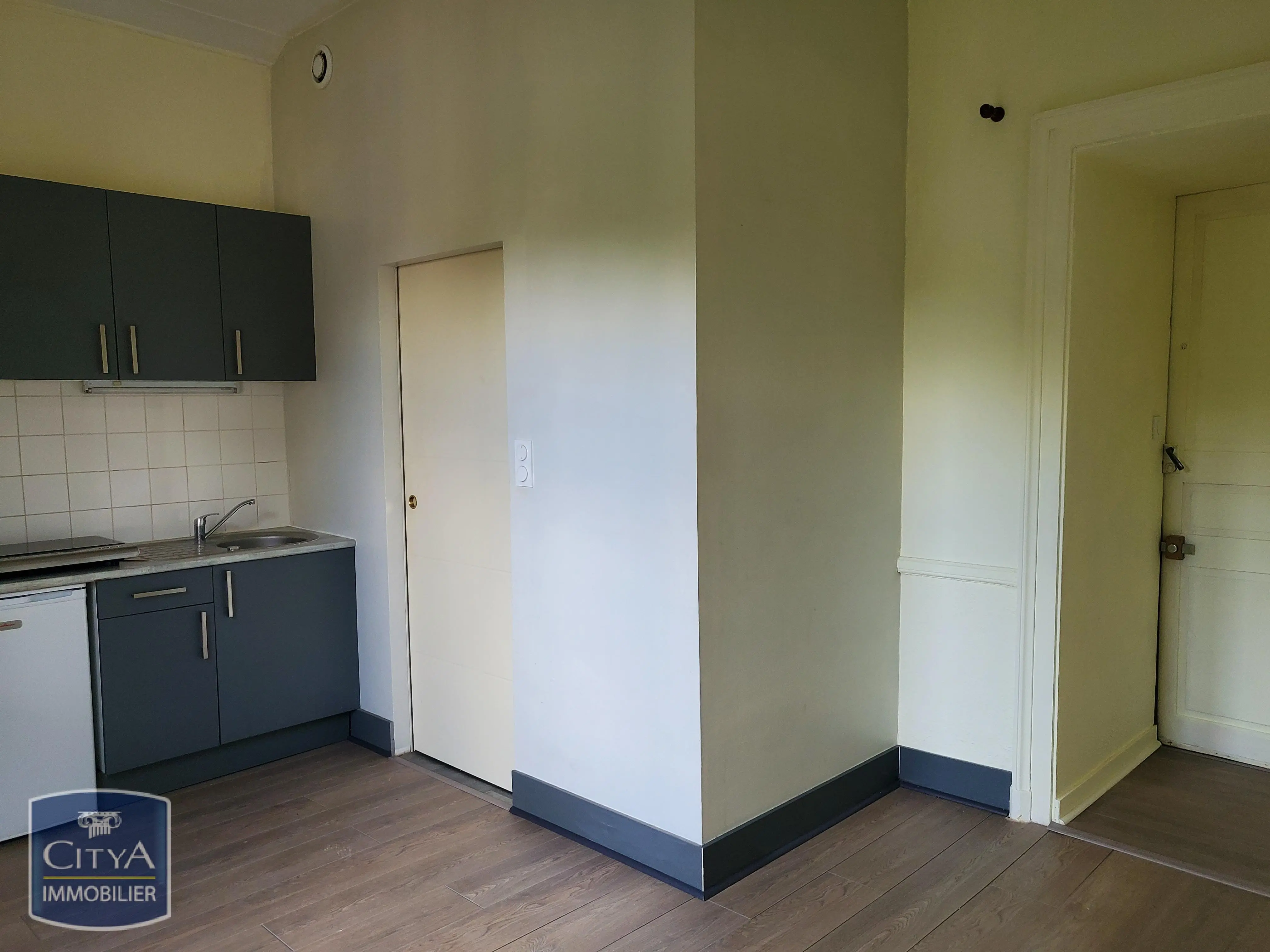 Photo 3 Appartement 1 pièce 16.31m²