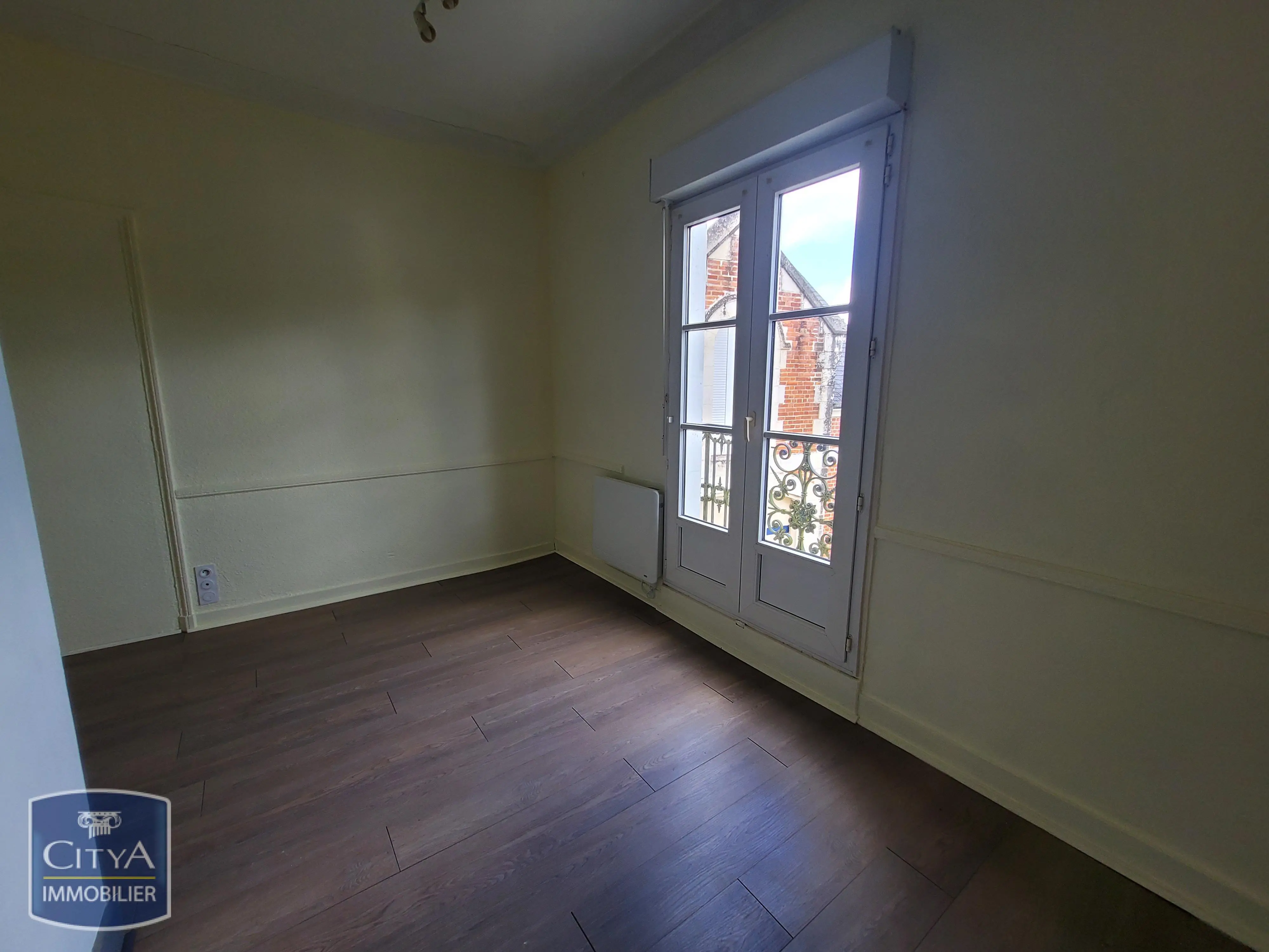 Photo 2 Appartement 1 pièce 16.31m²