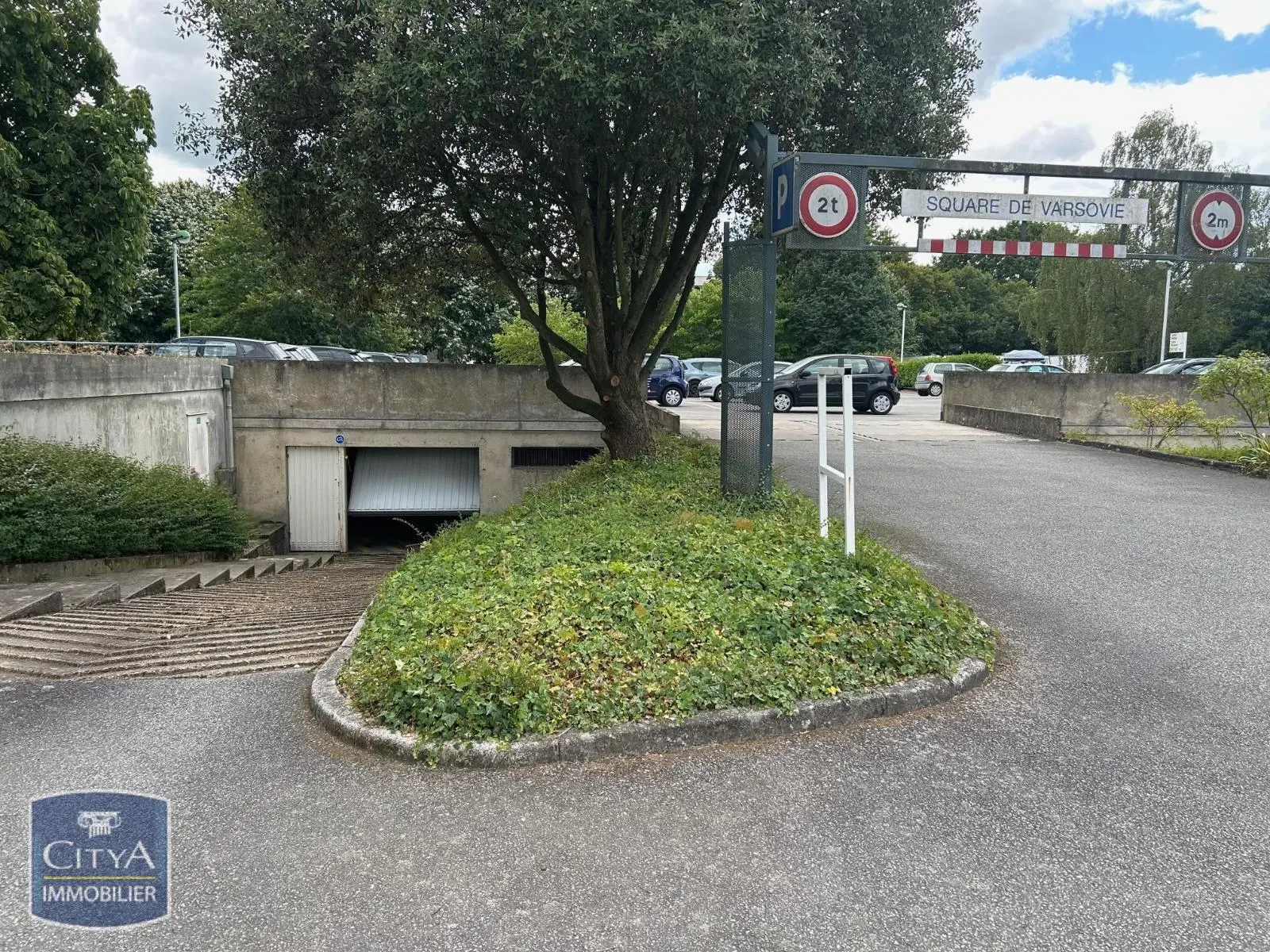 Photo 3 pour Parking Photo 3 Parking