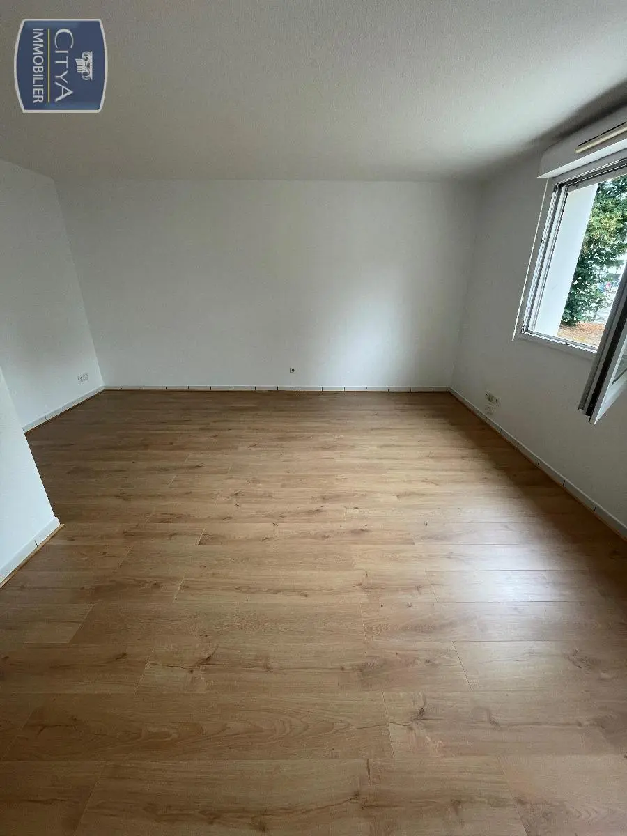 Photo 2 Appartement 1 pièce 31.63m²