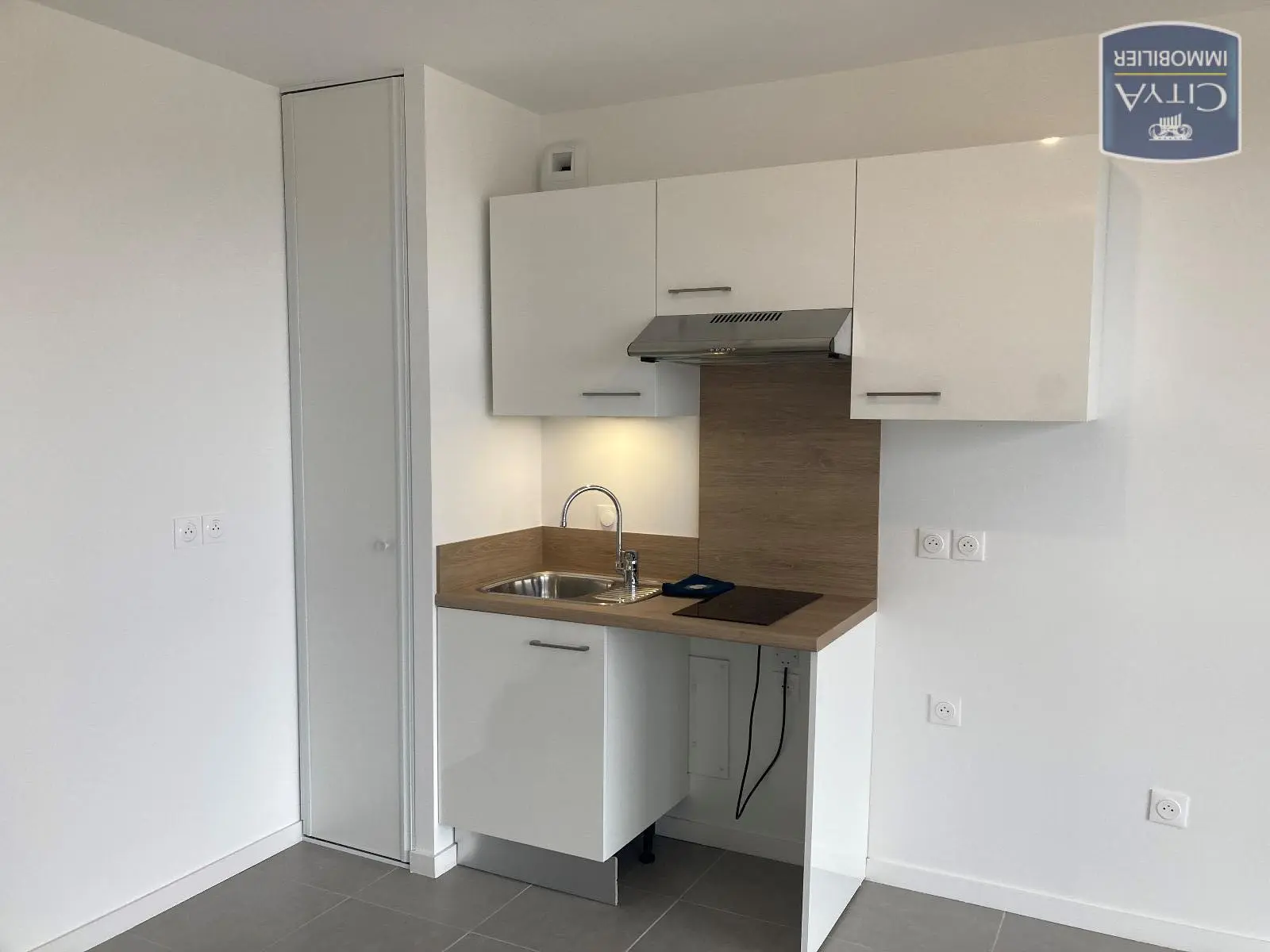 Photo 1 Appartement 1 pièce 27.4m²