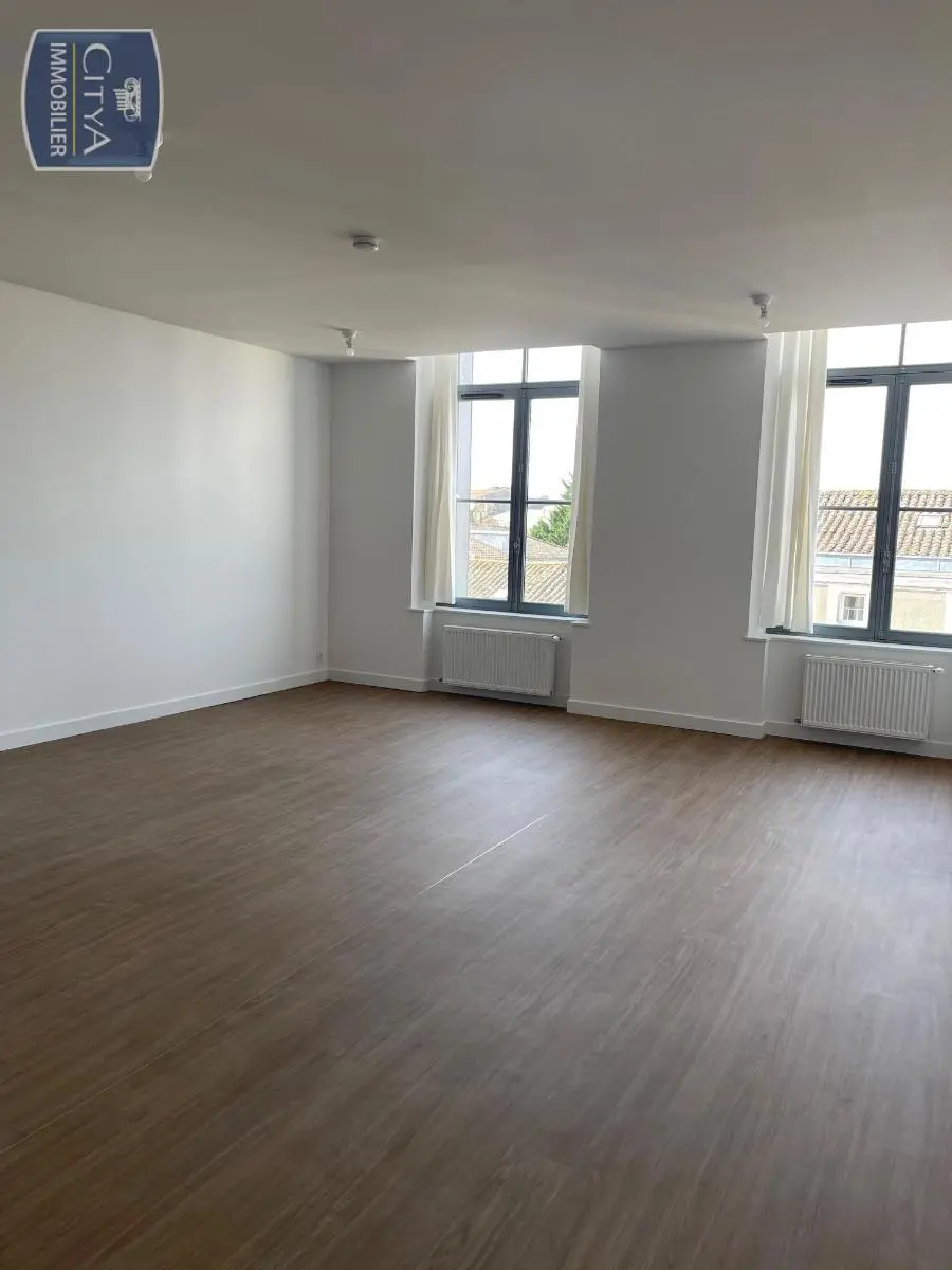 Photo 1 Appartement 4 pièces 115.62m²