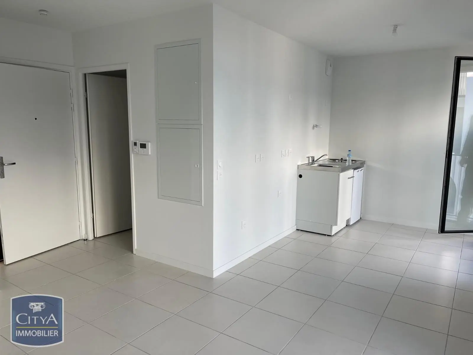 Photo 1 Appartement 1 pièce 25.8m²