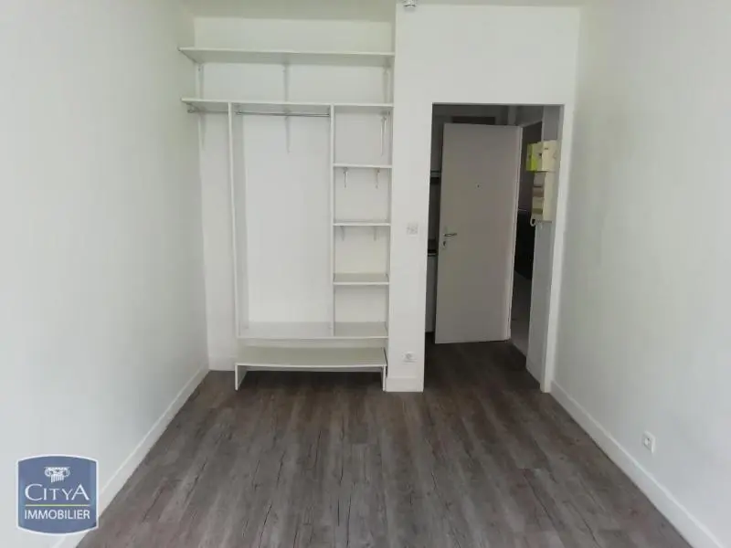 Photo 2 Appartement 1 pièce 17.59m²