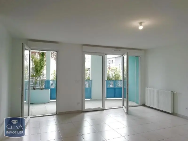 Photo 1 Appartement 4 pièces 82.32m²