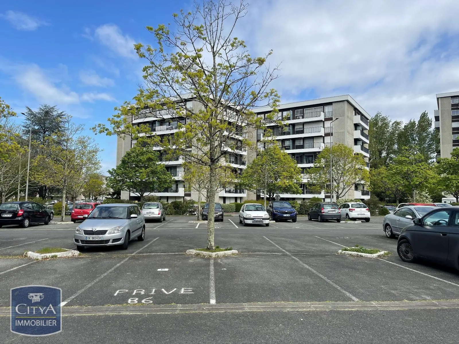 Photo 1 Parking