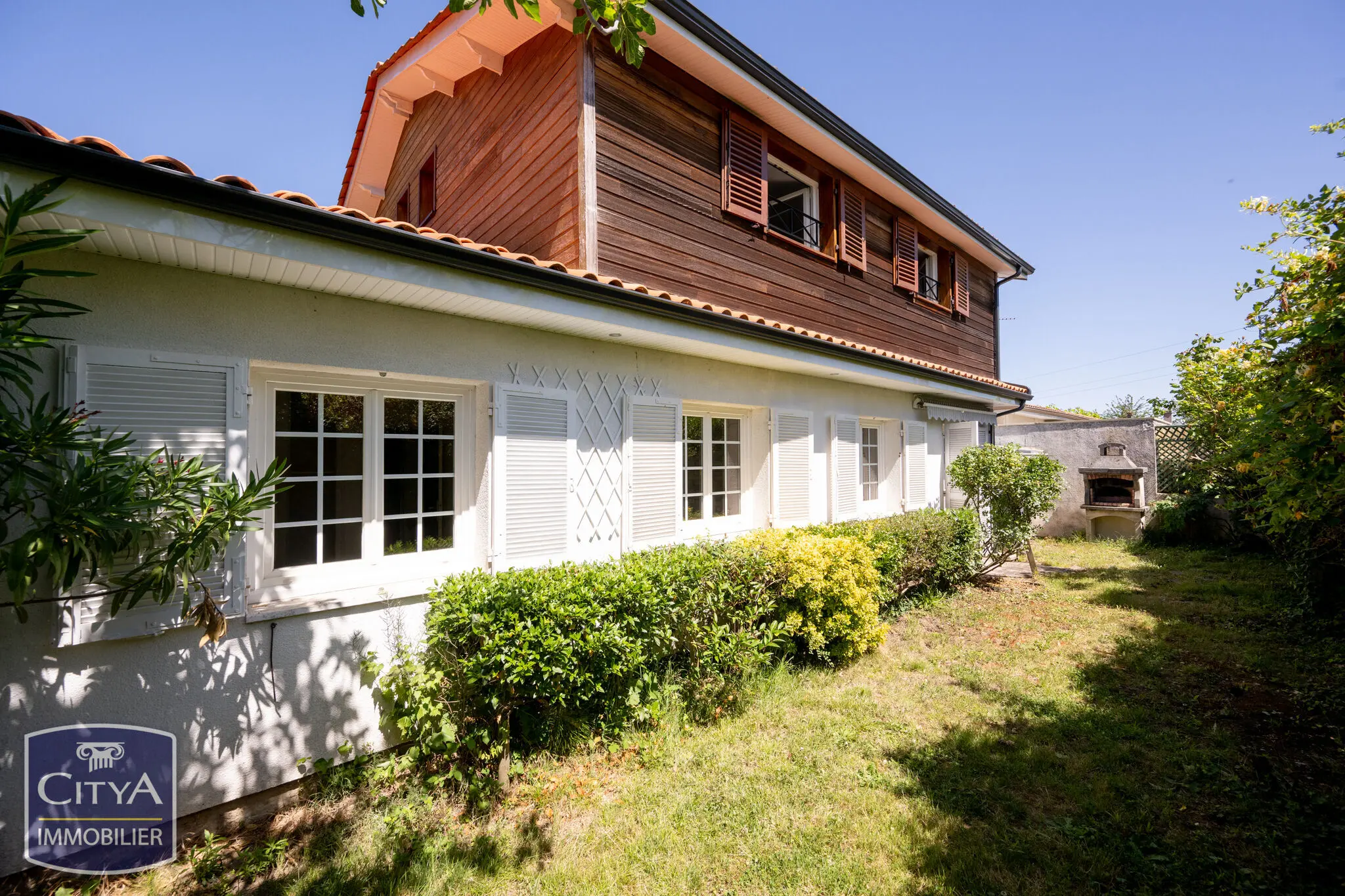 Photo 1 Maison 6 pièces 135m²