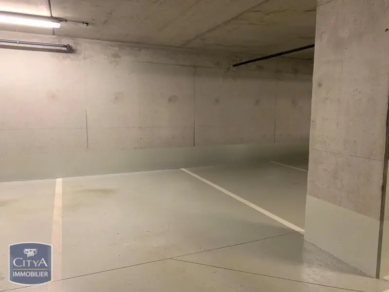 Photo 1 Parking