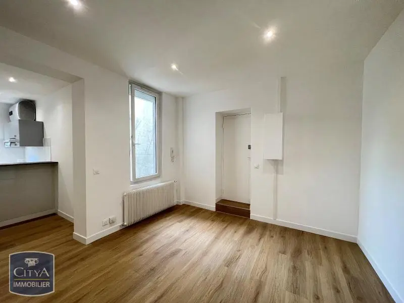 Photo 1 Appartement 1 pièce 23.98m²
