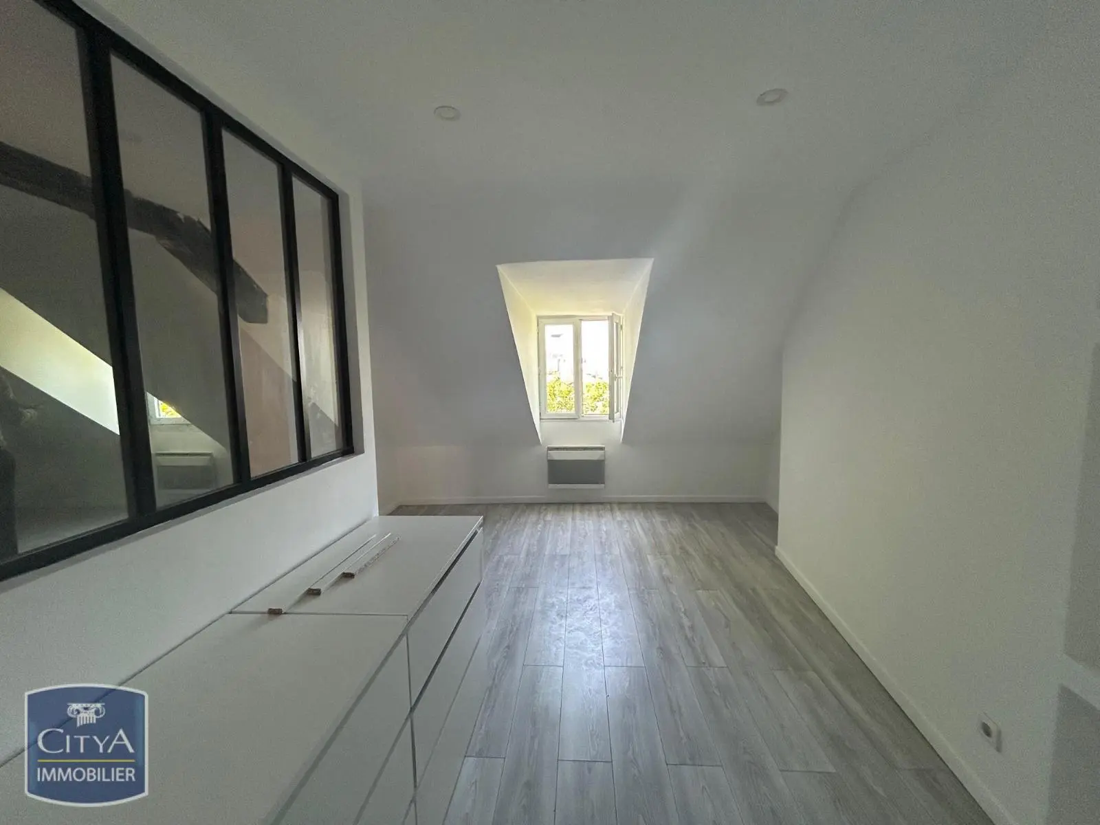 Photo 1 Appartement 1 pièce 27.07m²