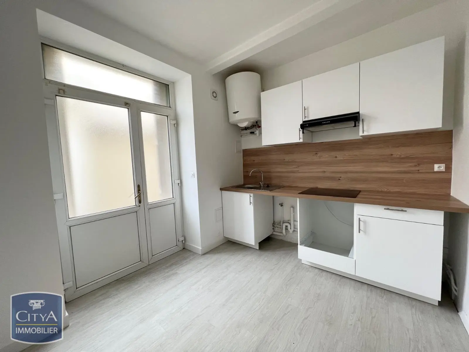 Photo 2 Appartement 1 pièce 27.41m²