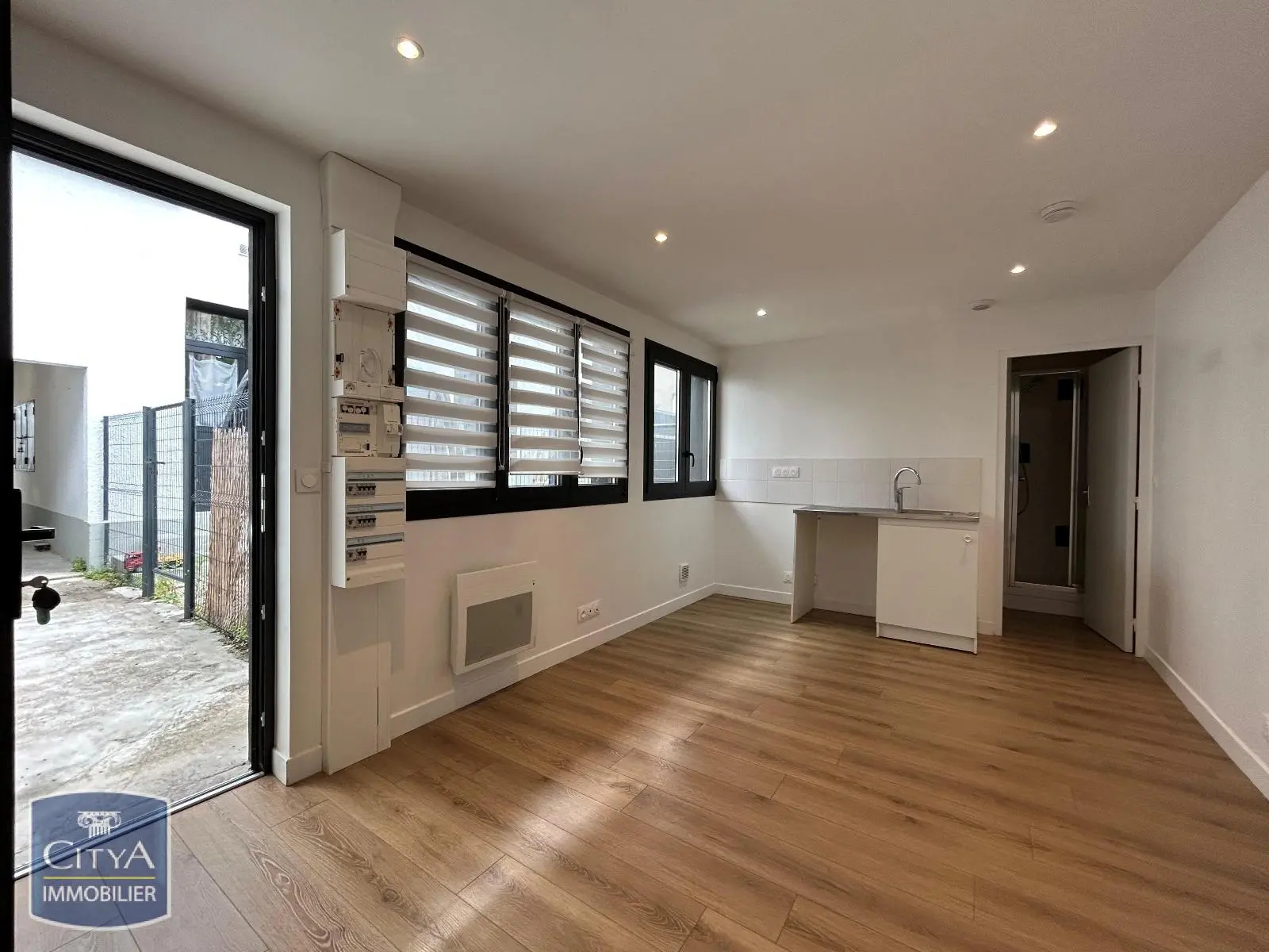 Photo 1 Appartement 1 pièce 16.76m²