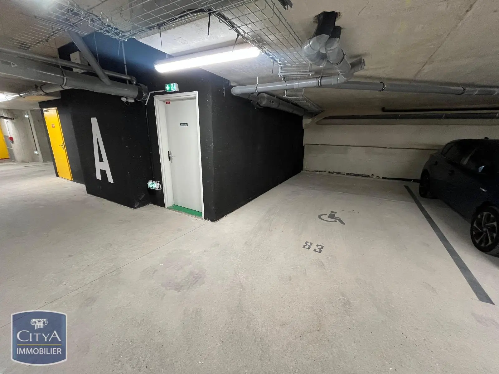 Photo 1 Parking
