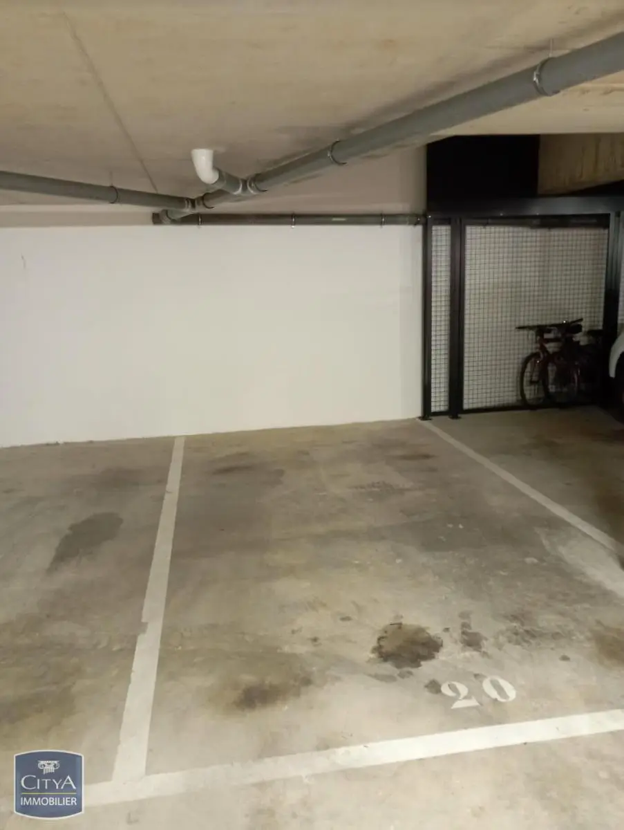 Photo 2 Parking
