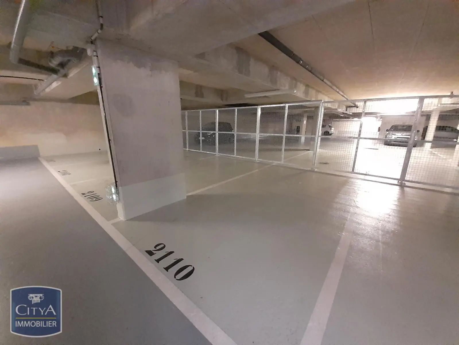 Photo 1 Parking