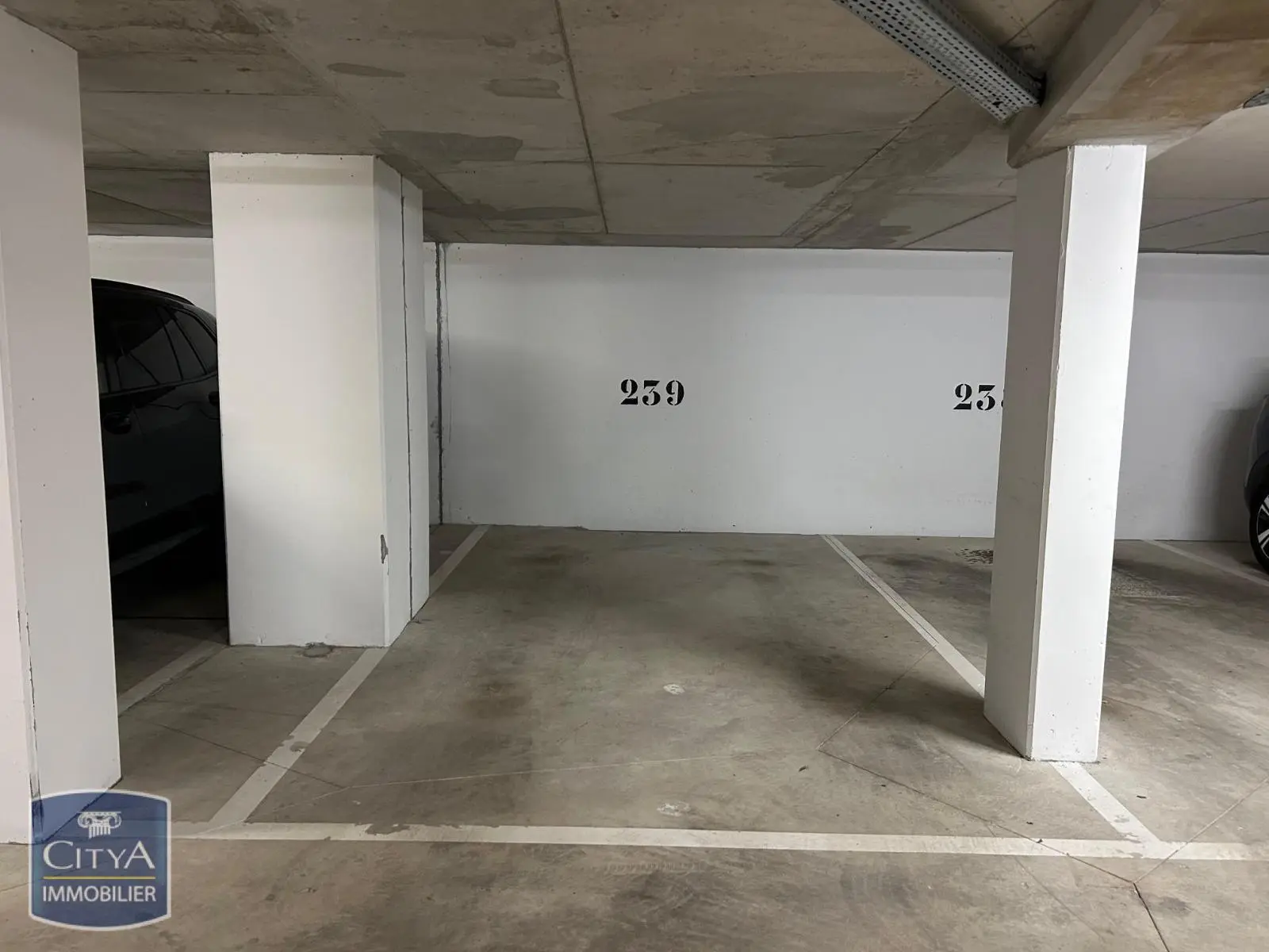 Photo 1 Parking