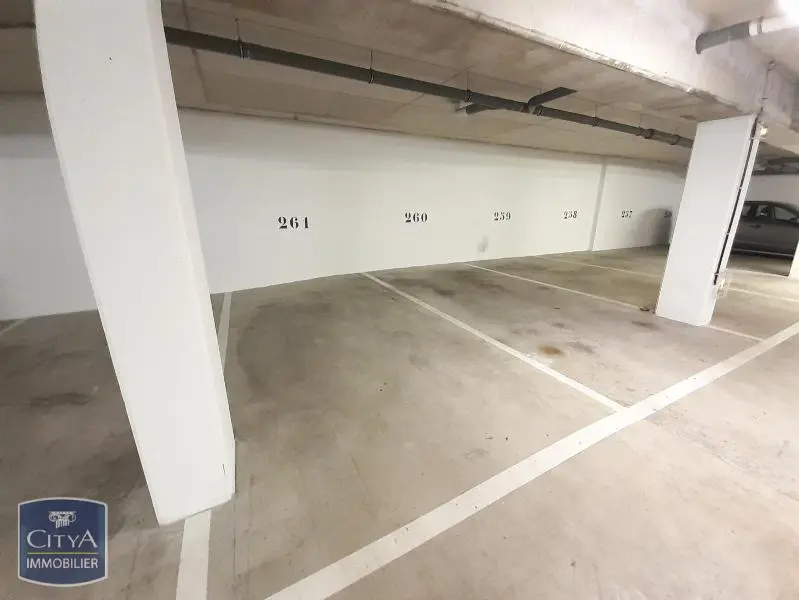 Photo 1 Parking