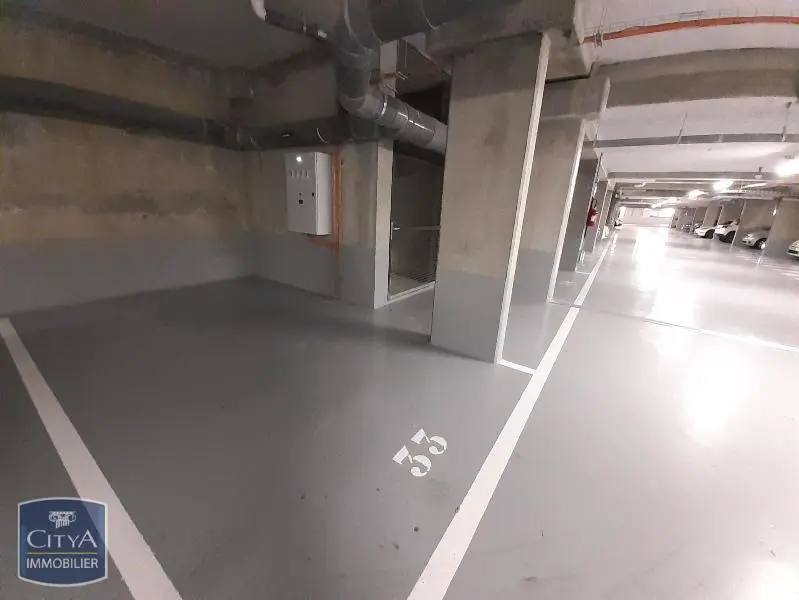 Photo 1 Parking