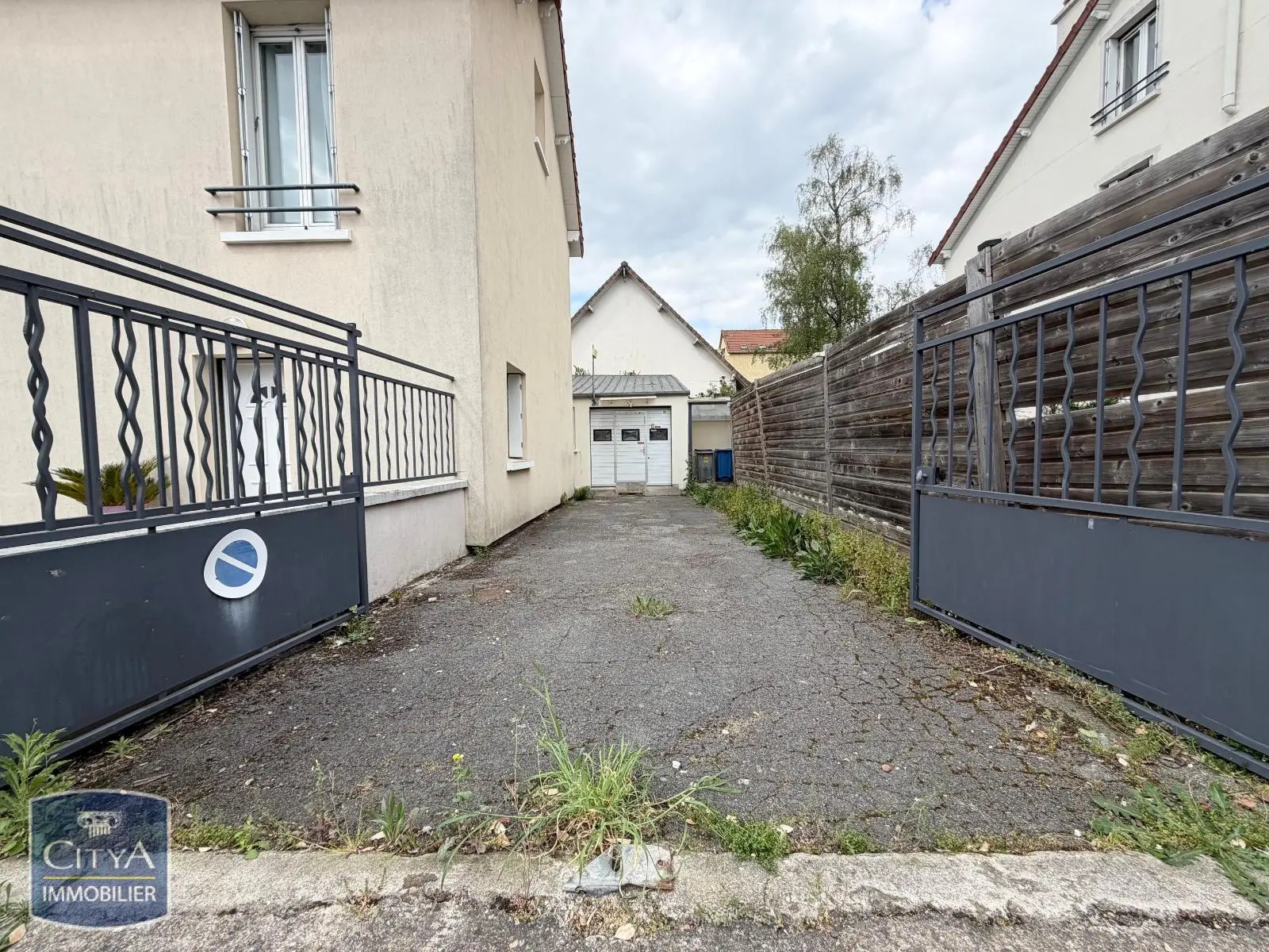 Photo 9 Local Commercial