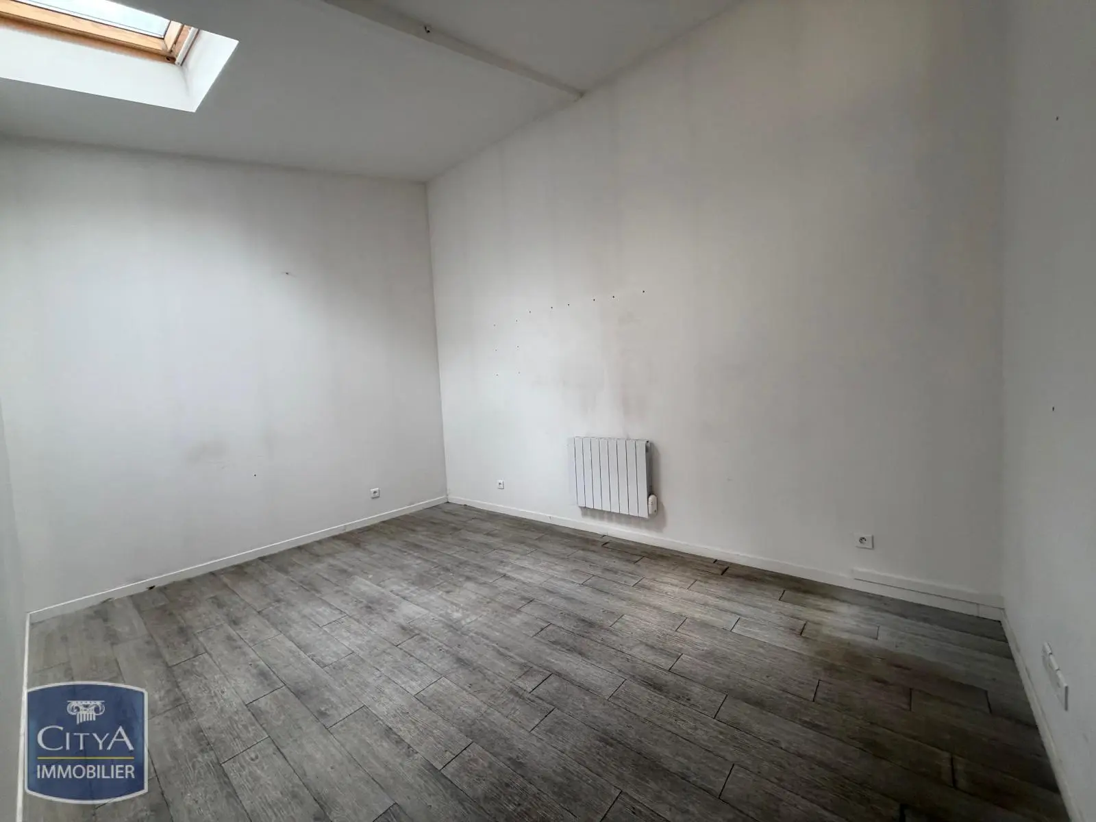 Photo 3 Local Commercial