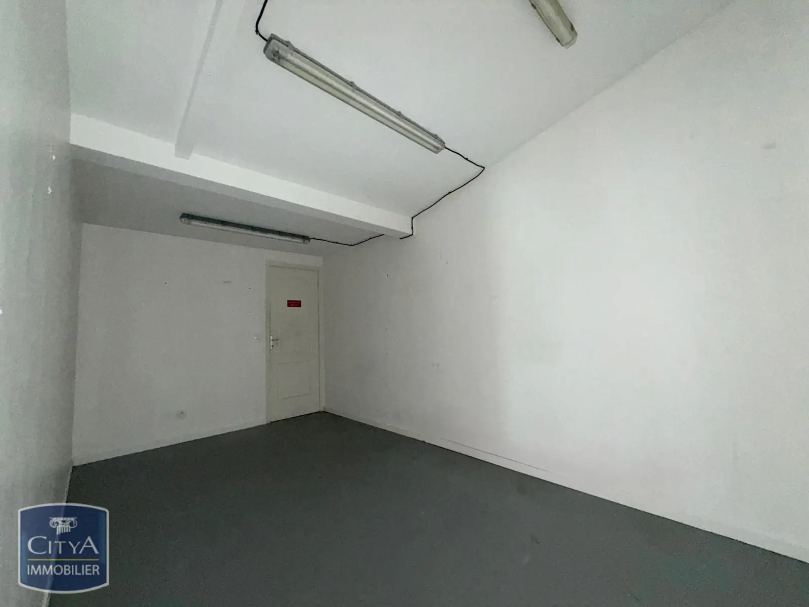 Photo 4 Local Commercial