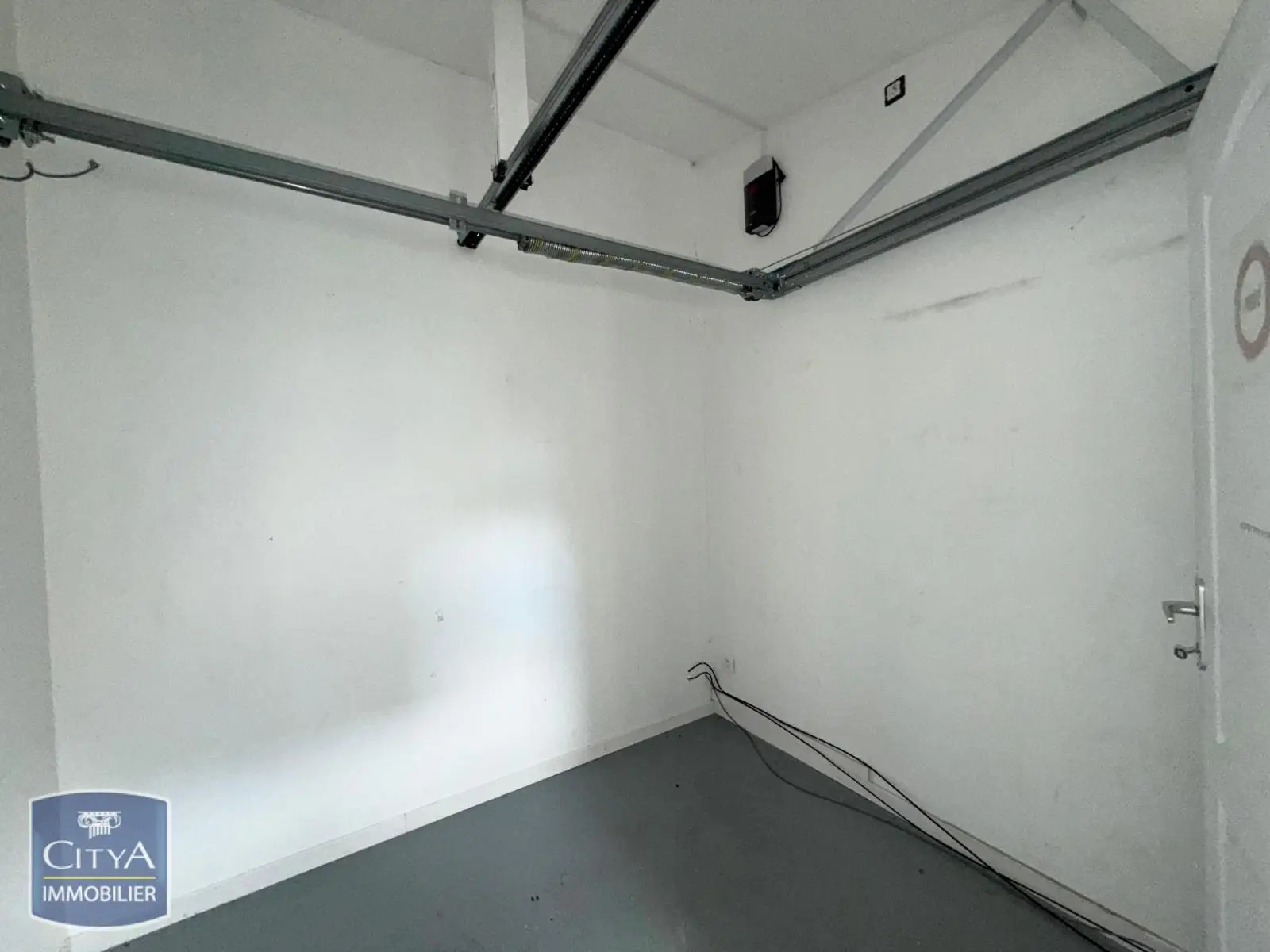 Photo 5 Local Commercial