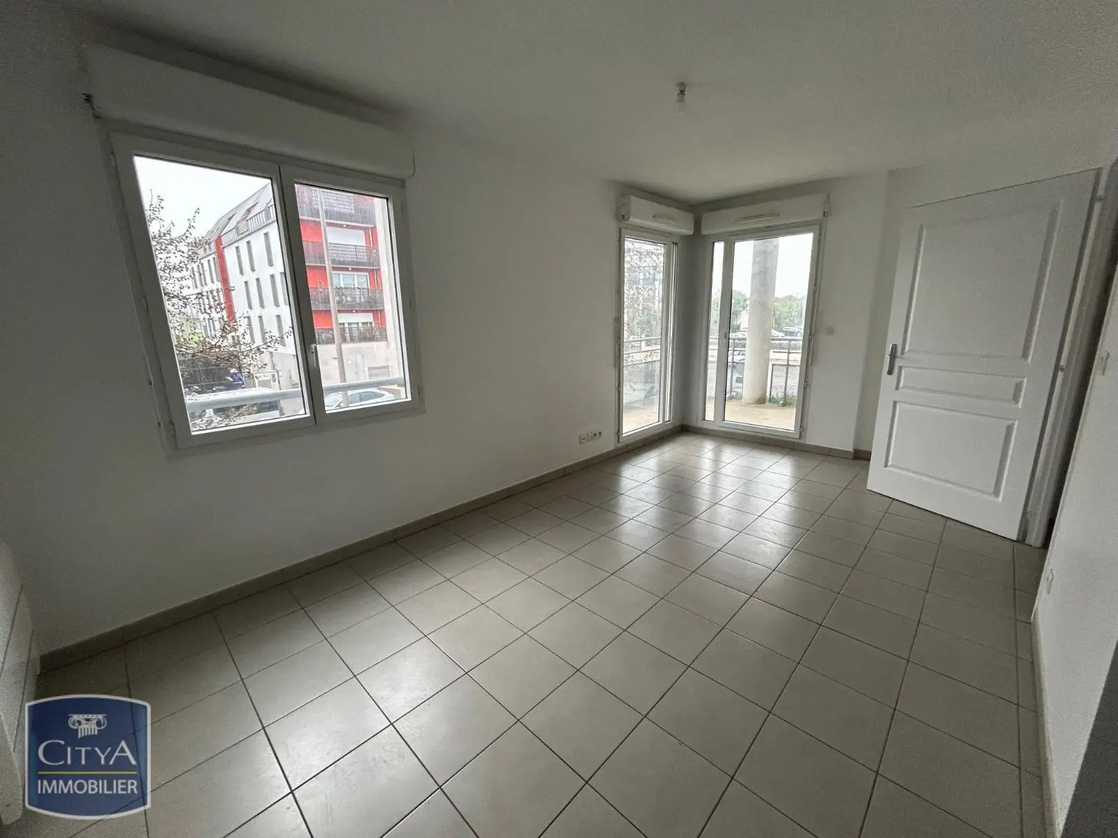 Photo 2 Appartement 1 pièce 24.62m²