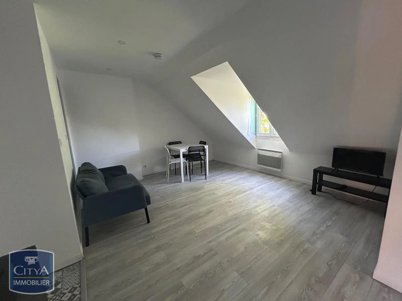 Photo 2 Appartement 1 pièce 27.07m²