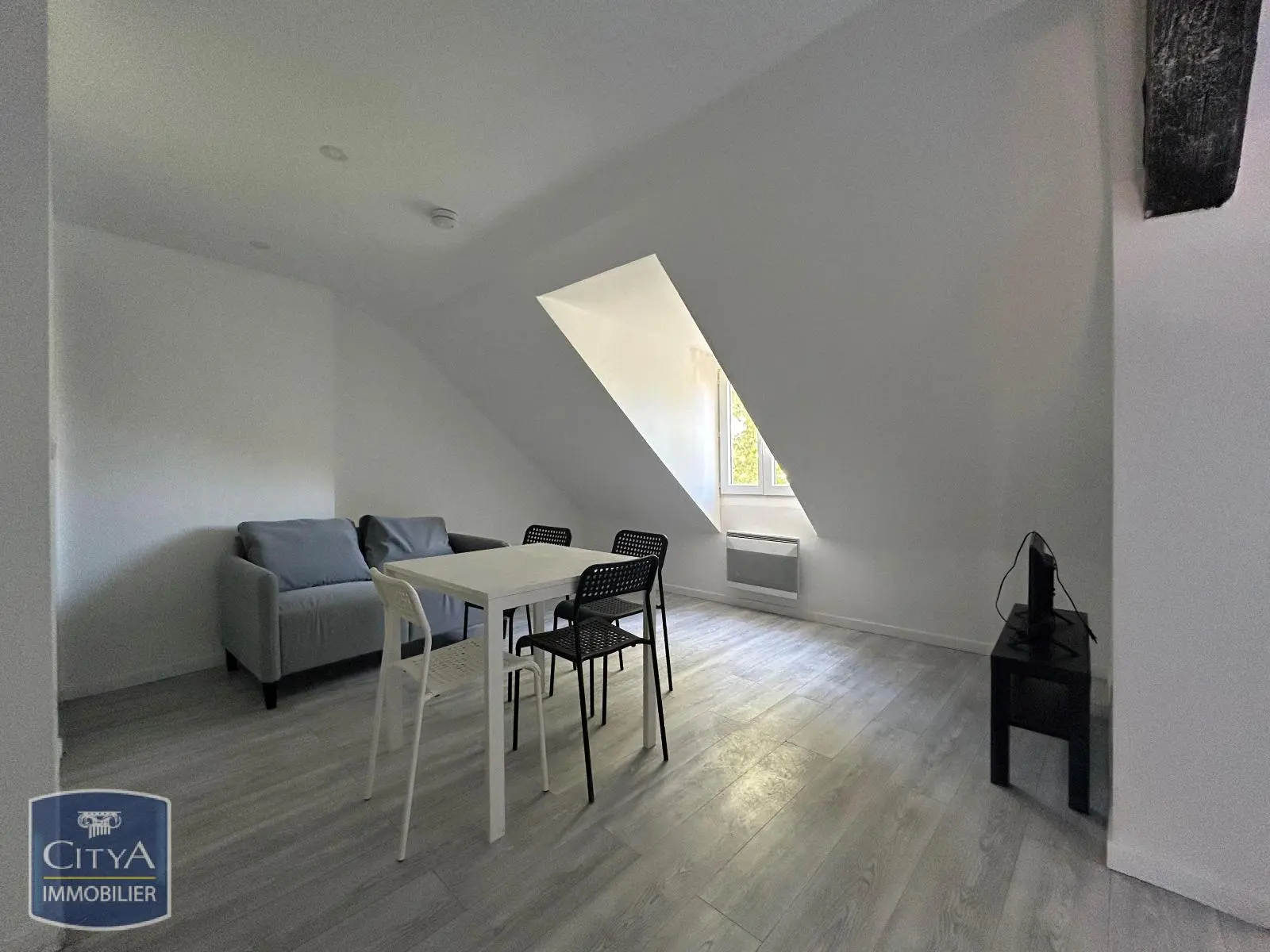 Photo 1 Appartement 1 pièce 27.07m²