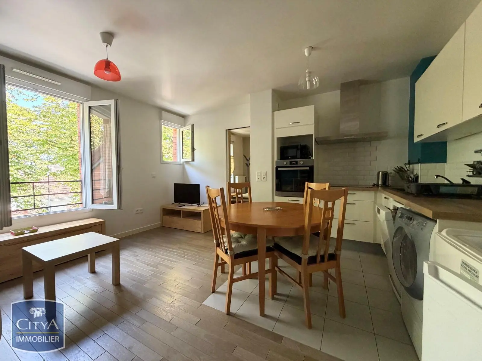 Photo 1 Appartement 1 pièce 34m²