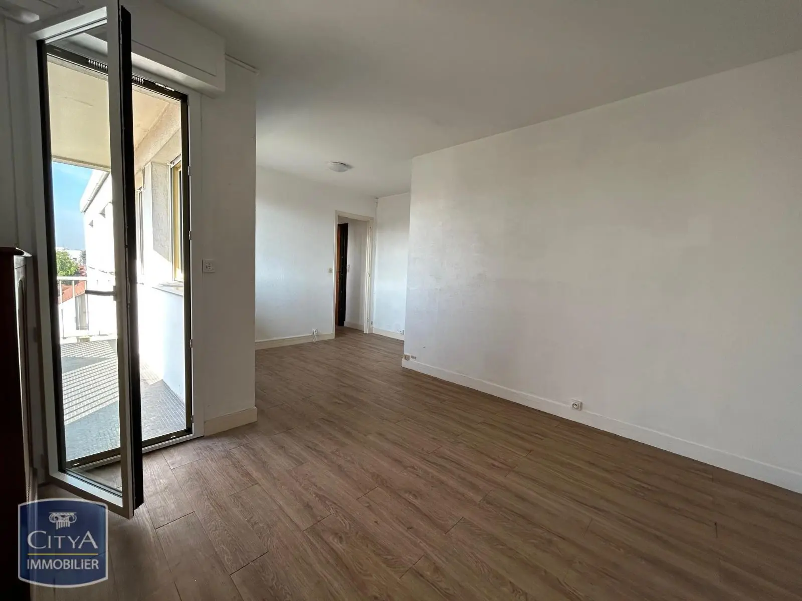 Photo 1 Appartement 1 pièce 26.72m²