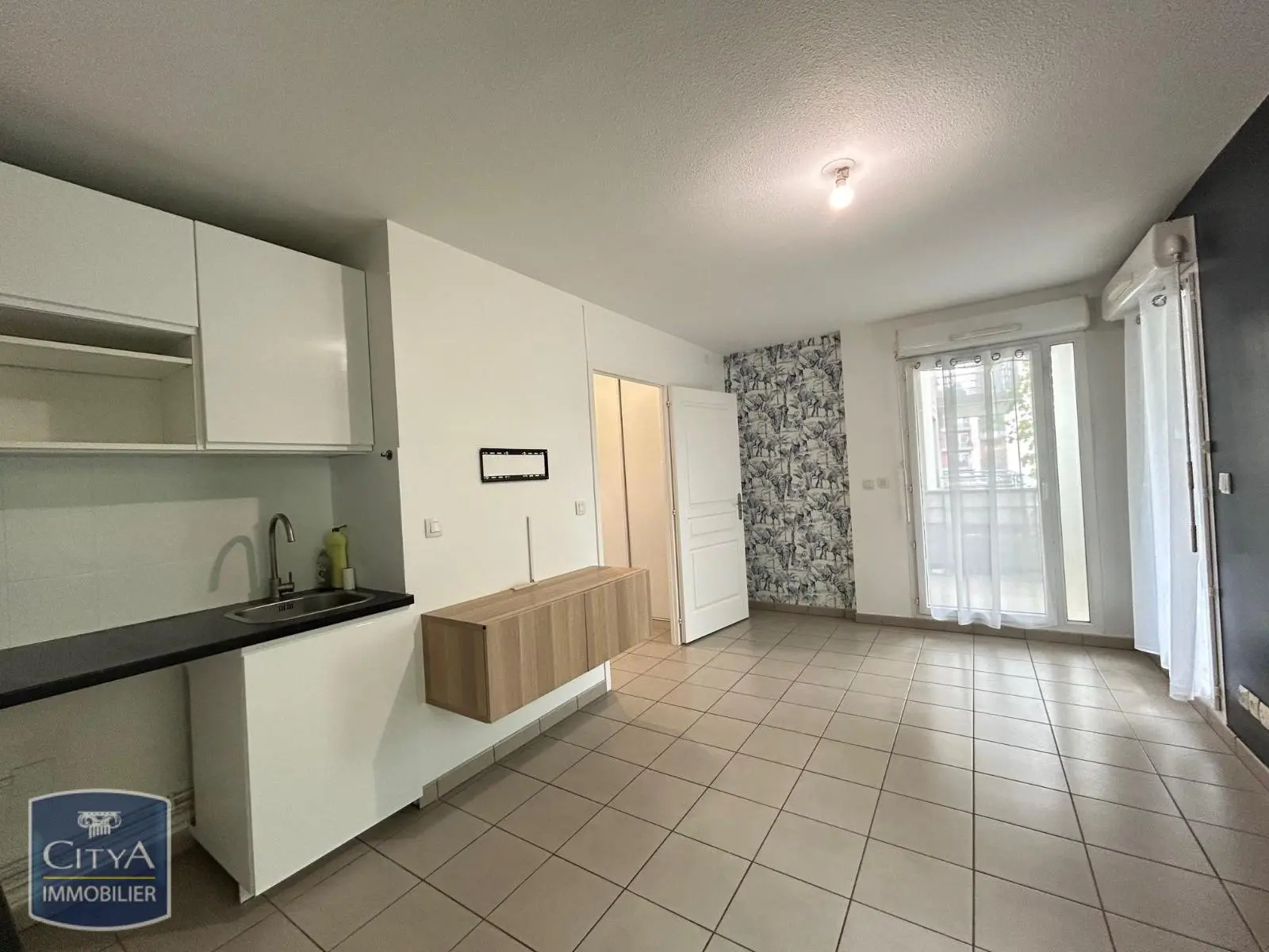 Photo 1 Appartement 1 pièce 24.59m²