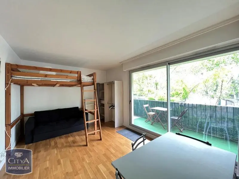 Photo 1 Appartement 1 pièce 27.2m²