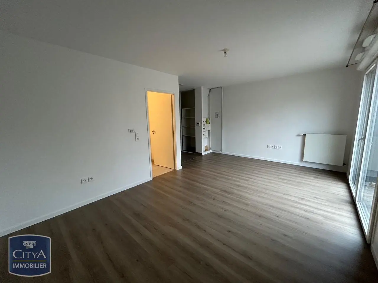 Photo 2 Appartement 1 pièce 31.83m²