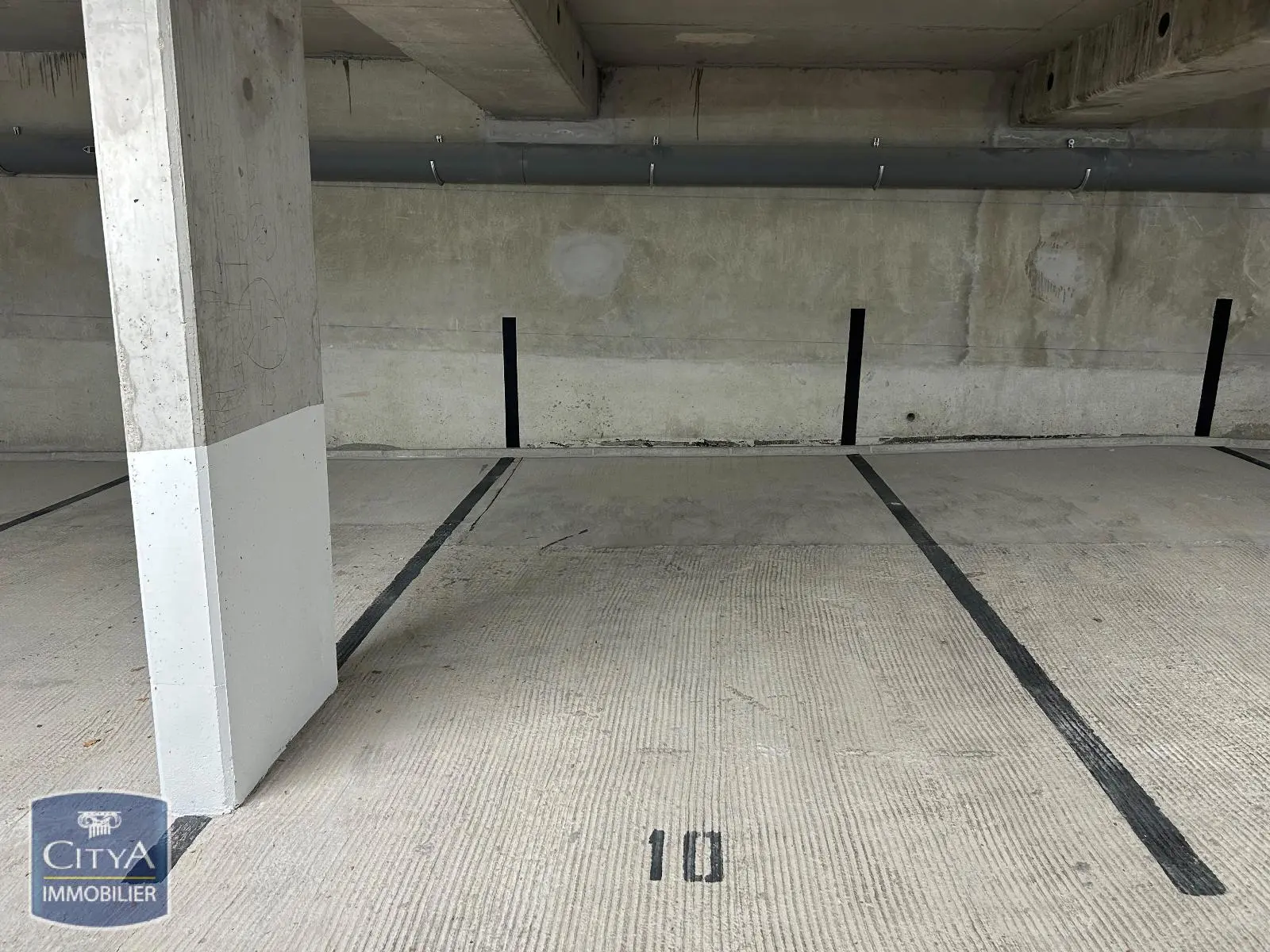 Photo 1 Parking