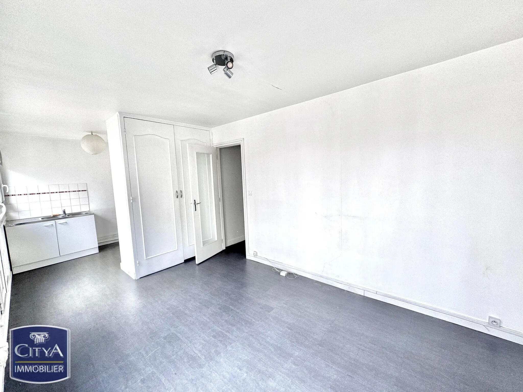 Photo 3 Appartement 1 pièce 24.9m²