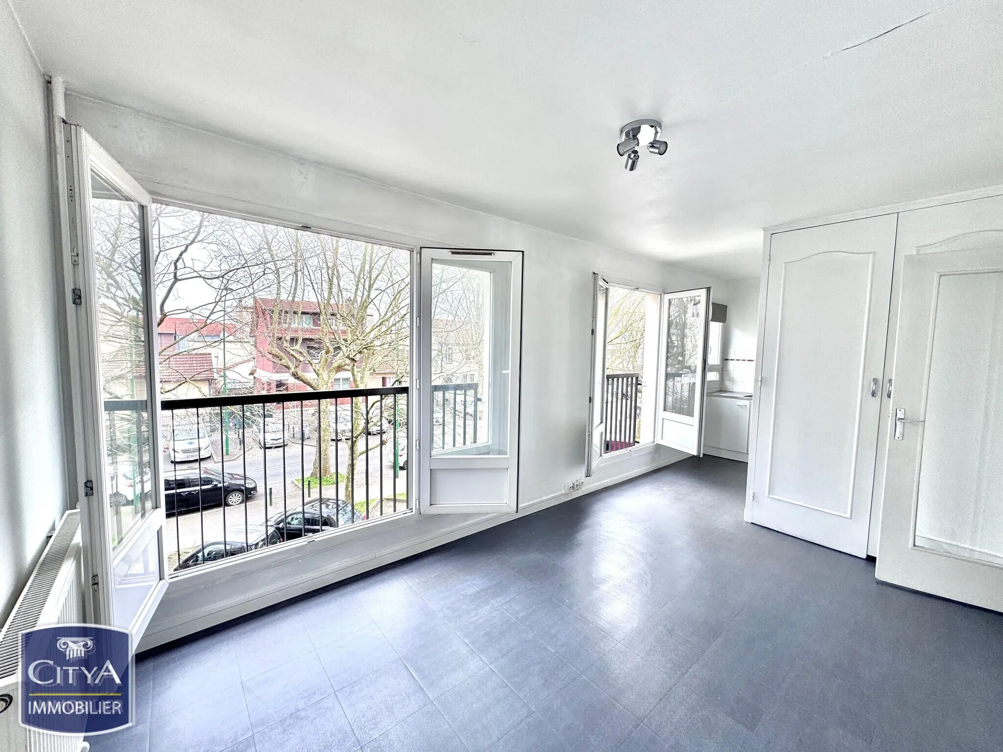 Photo 1 Appartement 1 pièce 24.9m²