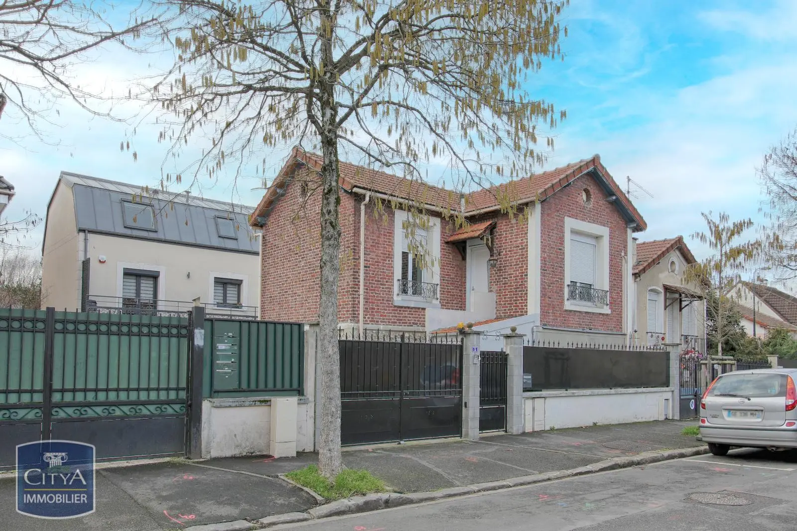 Photo 1 Maison 10 pièces 210m²
