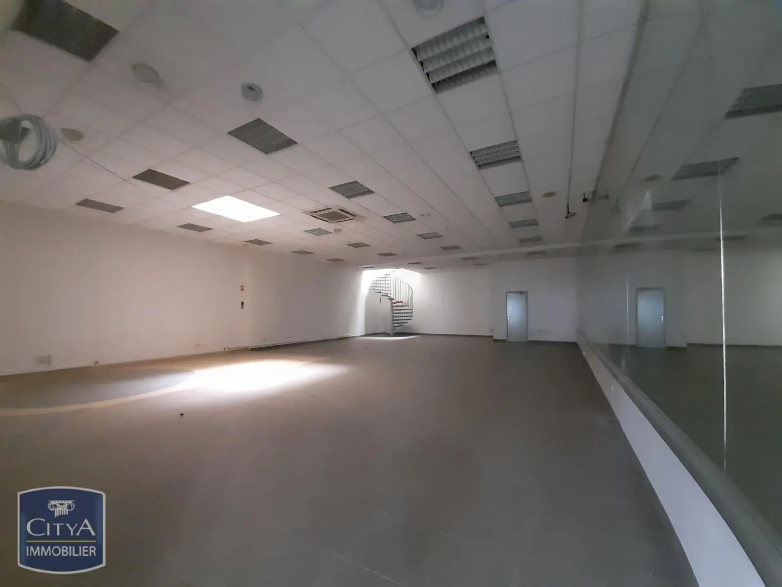 Photo 3 Local Commercial 273.43m²