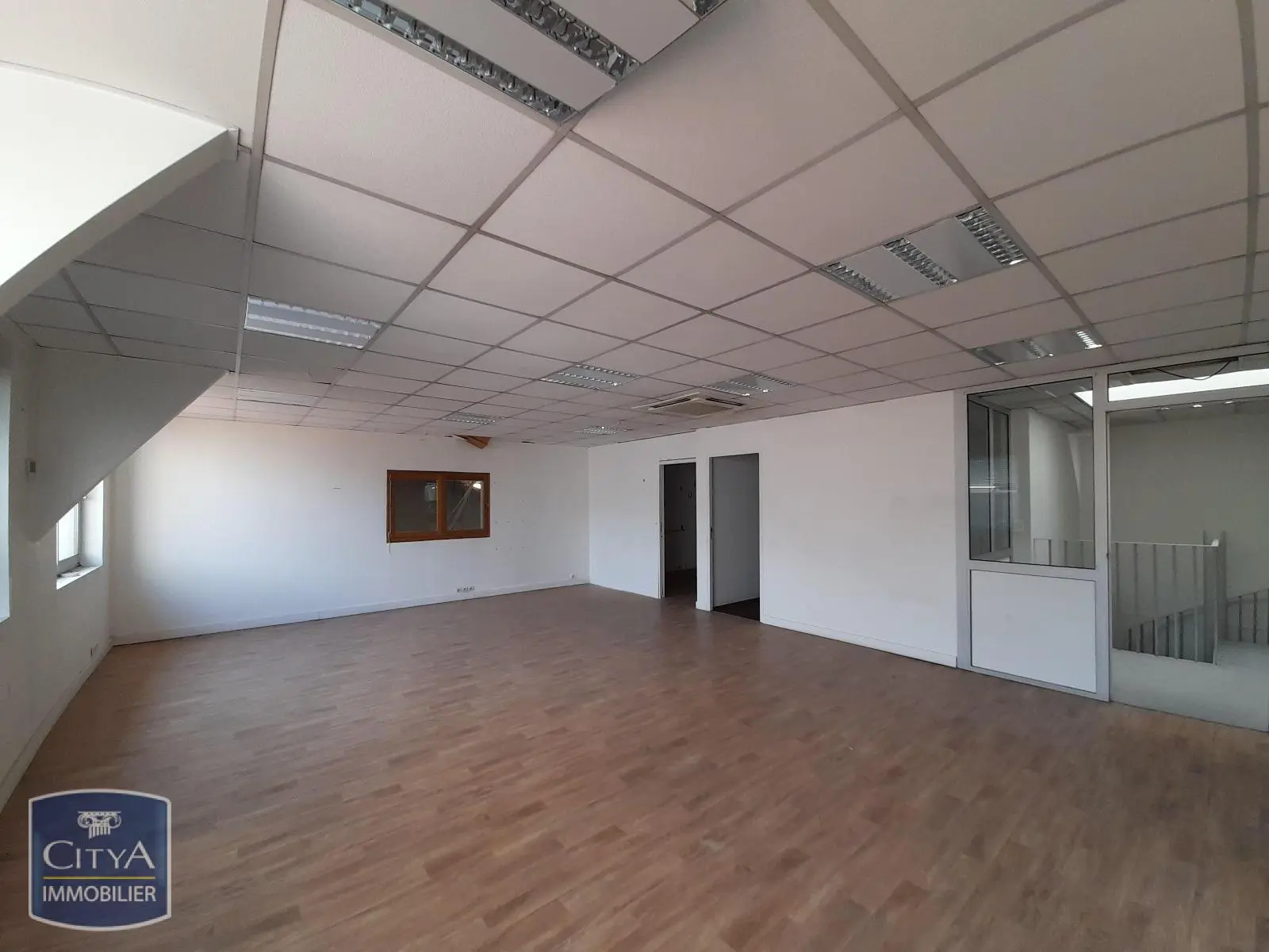 Photo 6 Local Commercial 273.43m²